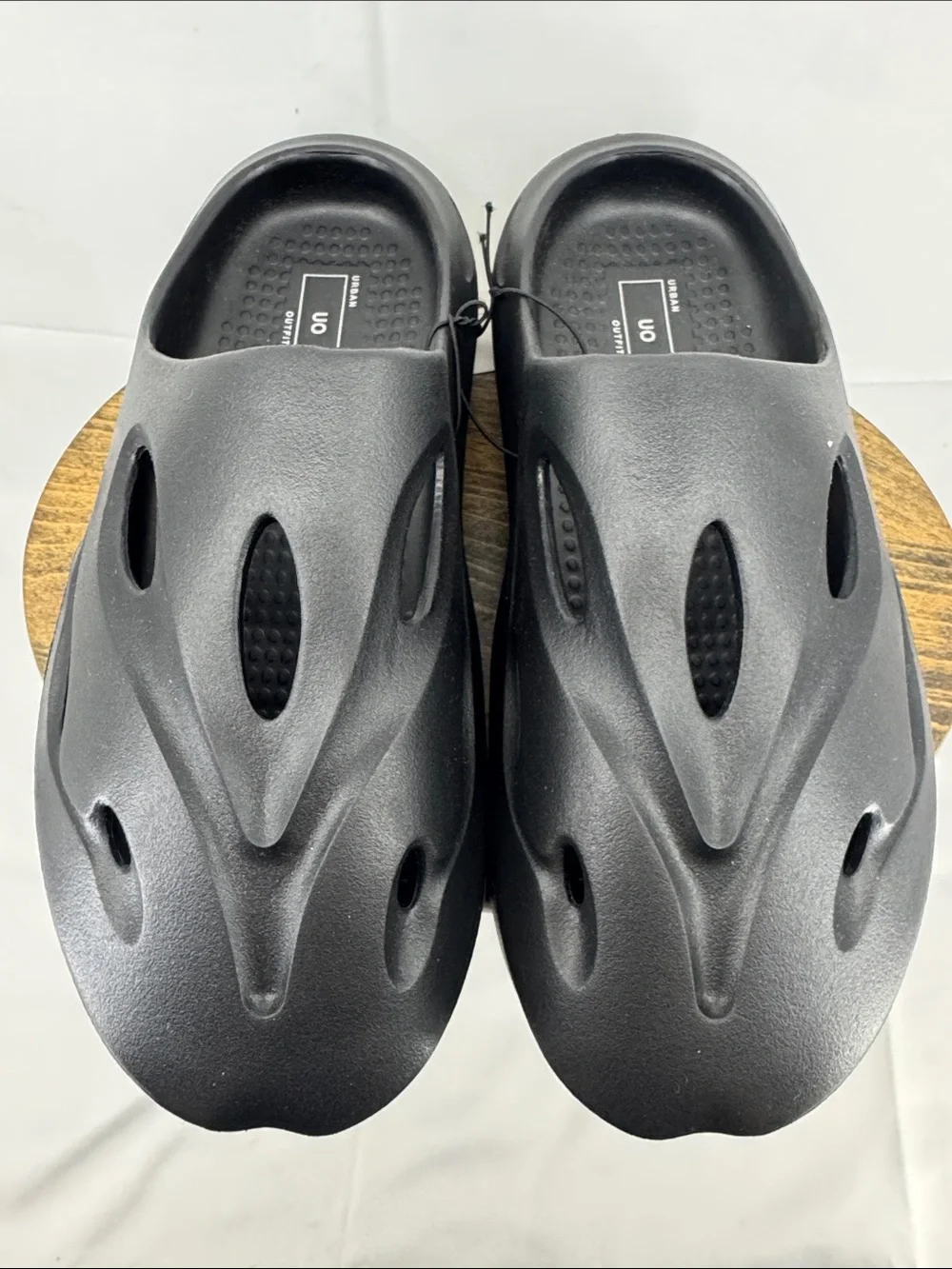NWT Urban Outfitters Mens Black Foam Recovery Slides Sandals, sz 10